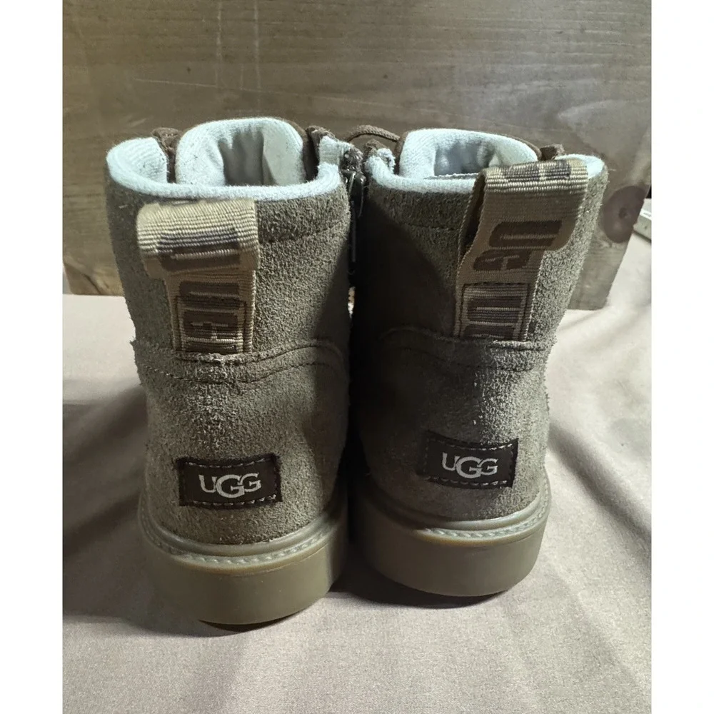 UGG CHELHAM WEATHER Waterproof  Boy's Ankle Boots Size US 5 Suede Brown New